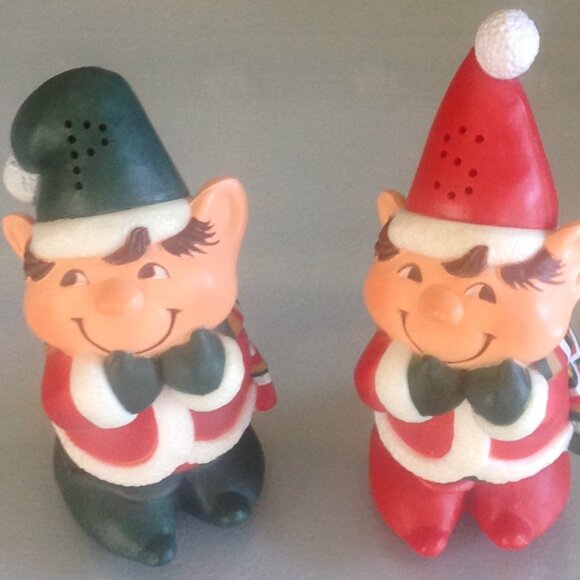 Vintage Hallmark Santa's Helpers Salt & Pepper Shakers 'Elves Christmas' - Picture 1 of 3